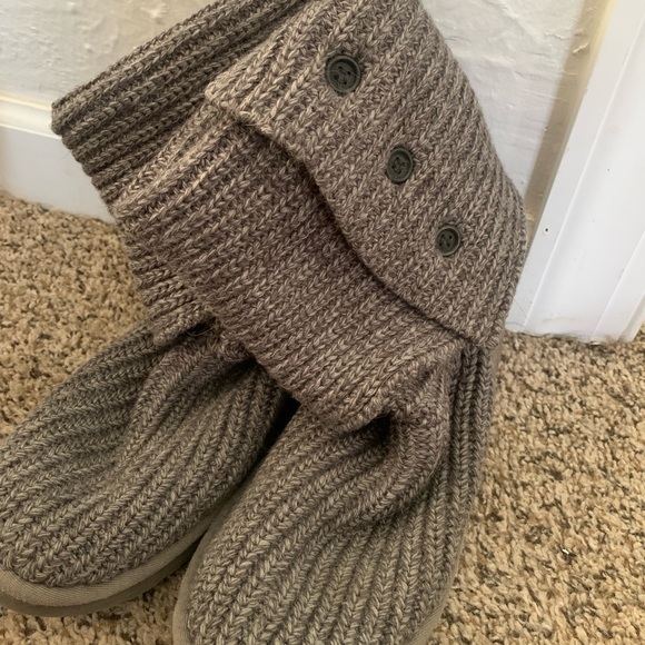 Size 7 UGGs Classic Cardy - Picture 8 of 8